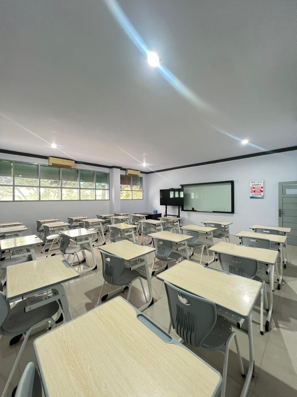 Ruang Kelas Modern